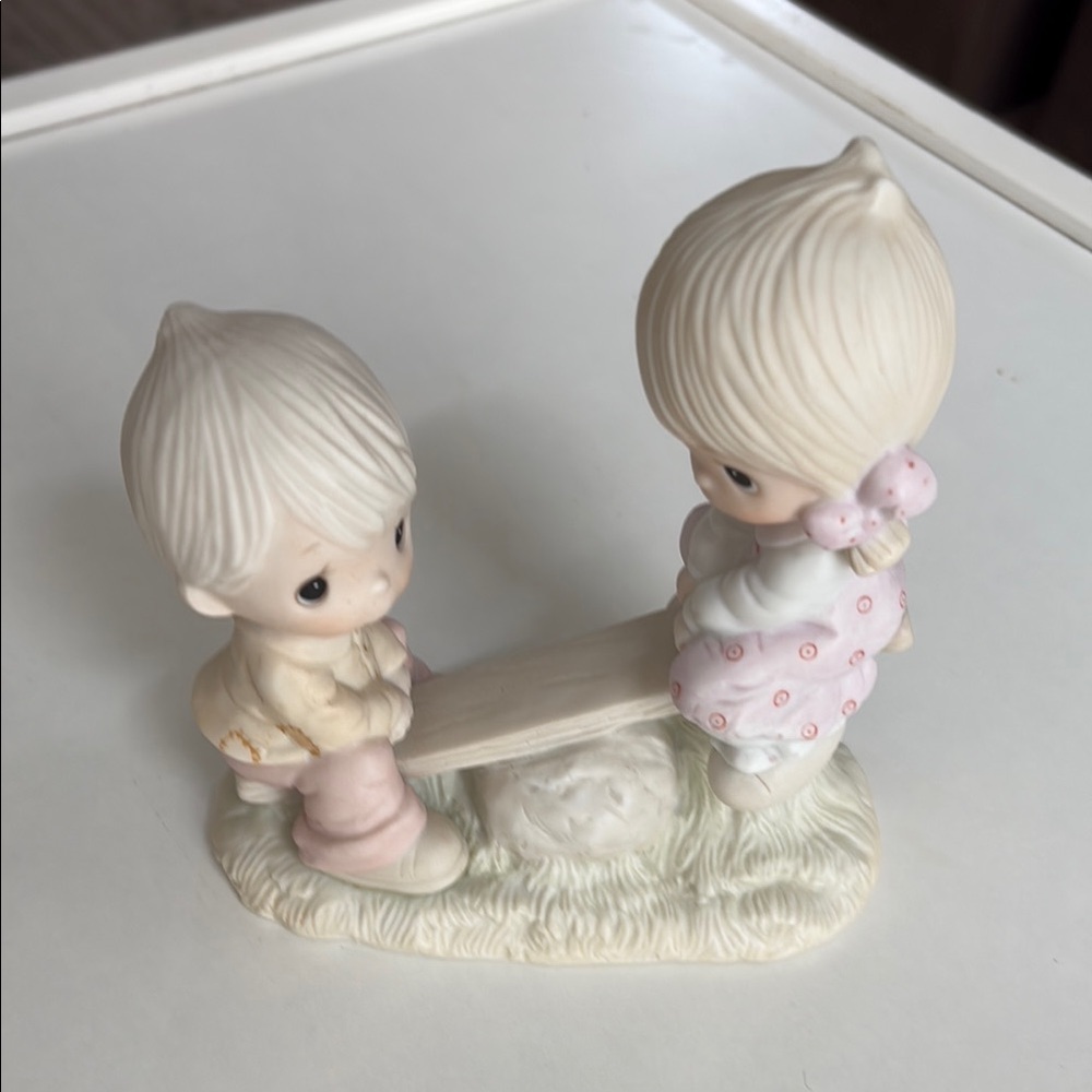 Precious Moments Love Lifted Me 1977 figurine